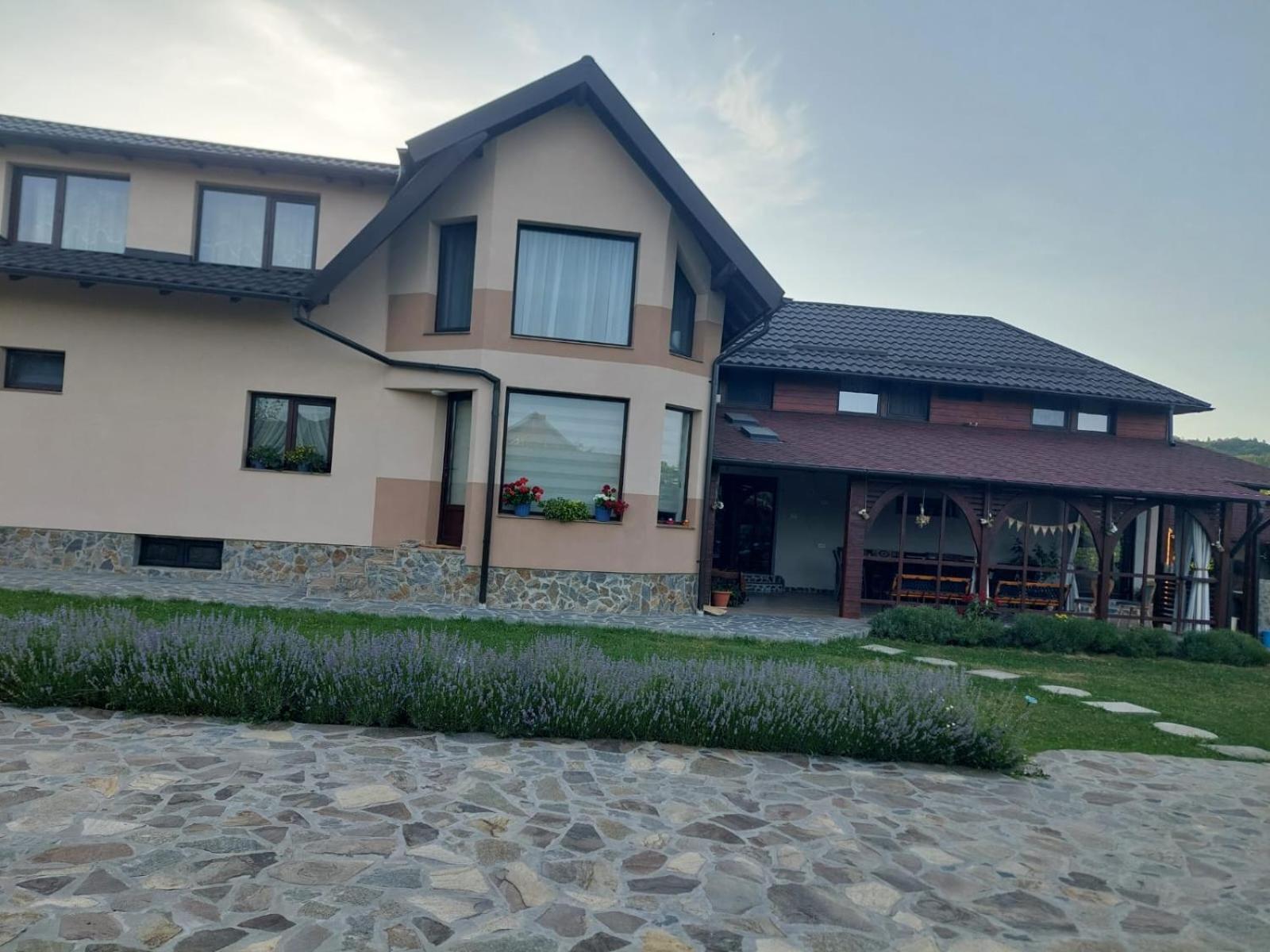 Casa Tomescu Curtea de Argeş Eksteriør billede